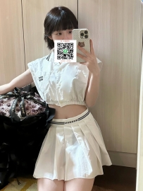 东京🇯🇵 小依 160.45.D.20歲   短髮學生妹、新鮮嫩芽、身嬌小誘人好駕馭、尺度開得大